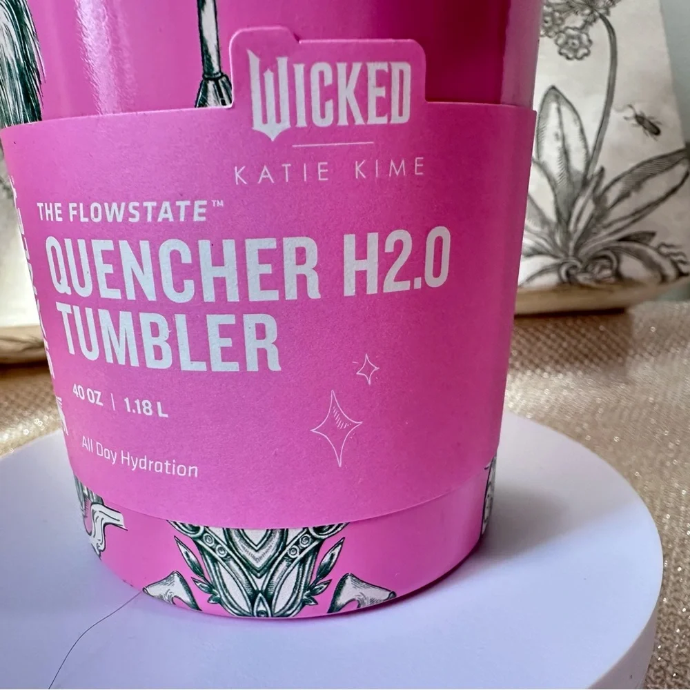Stanley Wicked Ozian Pink 40oz Tumbler FlowState Quencher Ozian Reprise NWT - Picture 3 of 11